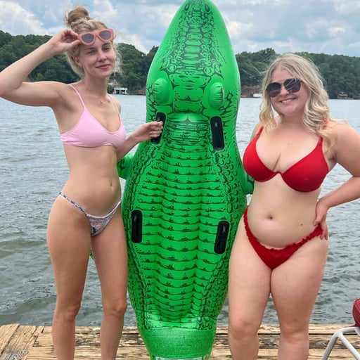 Katie និង Kelly